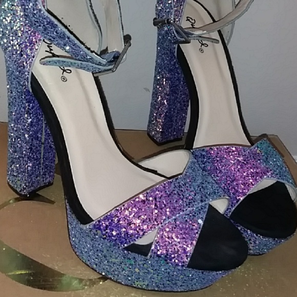 Qupid Heels - Picture 3 of 3